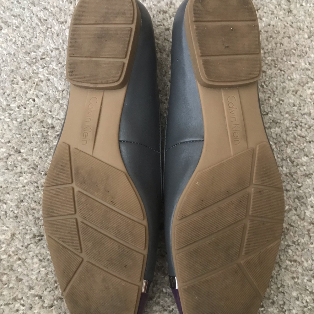 Calvin Klein Flats, Barely Worn, Great Condition - image 5